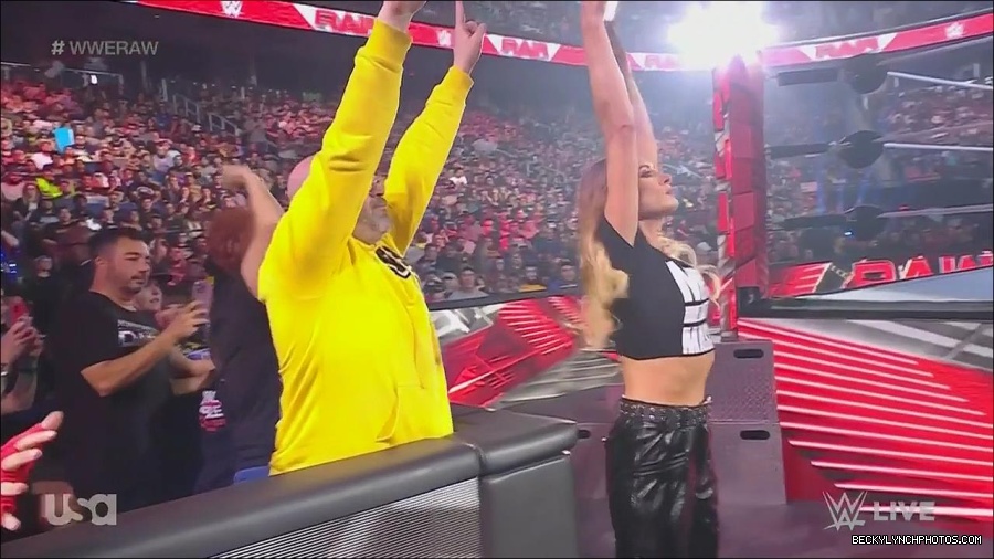 WWE_Monday_Night_Raw_2023_05_15_720p_HDTV_x264-NWCHD_mp4_003428579.jpg