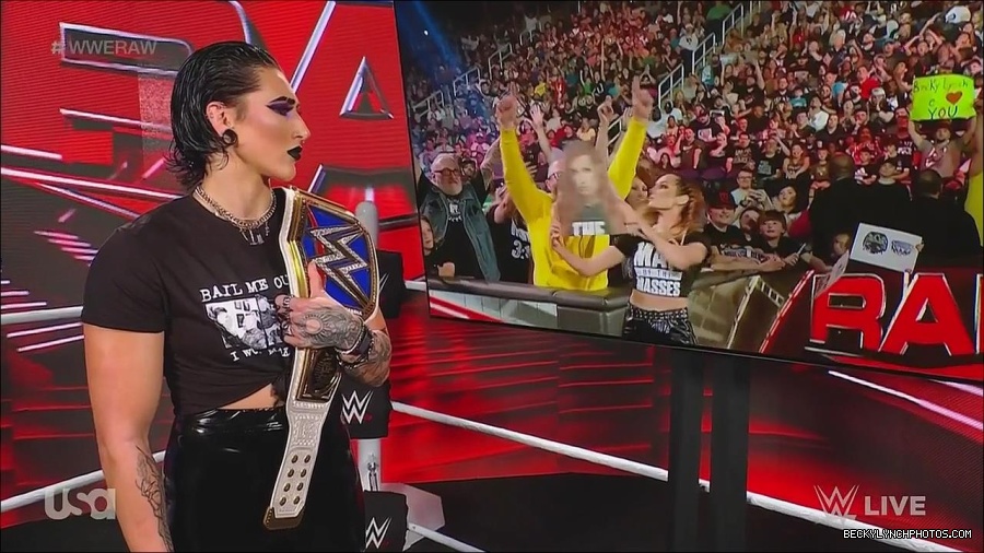 WWE_Monday_Night_Raw_2023_05_15_720p_HDTV_x264-NWCHD_mp4_003431382.jpg