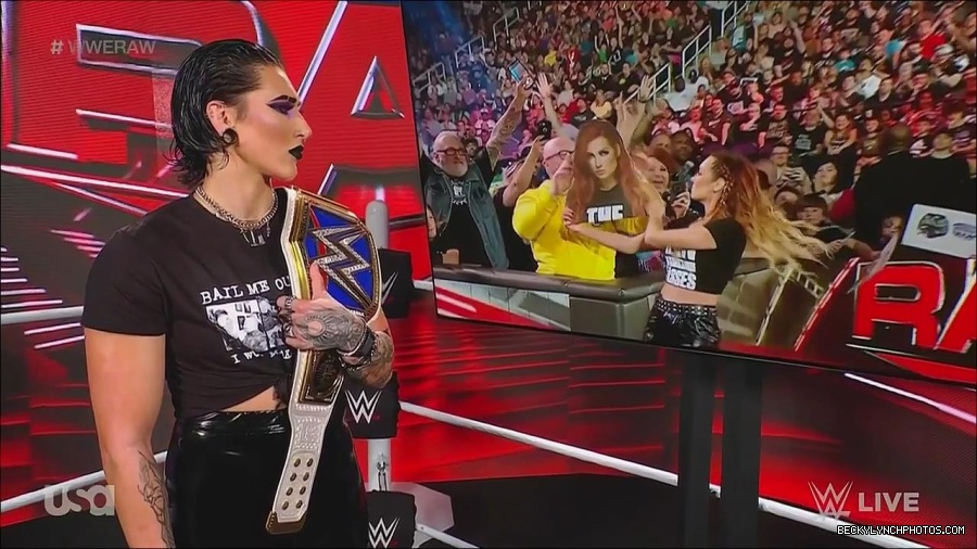 WWE_Monday_Night_Raw_2023_05_15_720p_HDTV_x264-NWCHD_mp4_003431782.jpg
