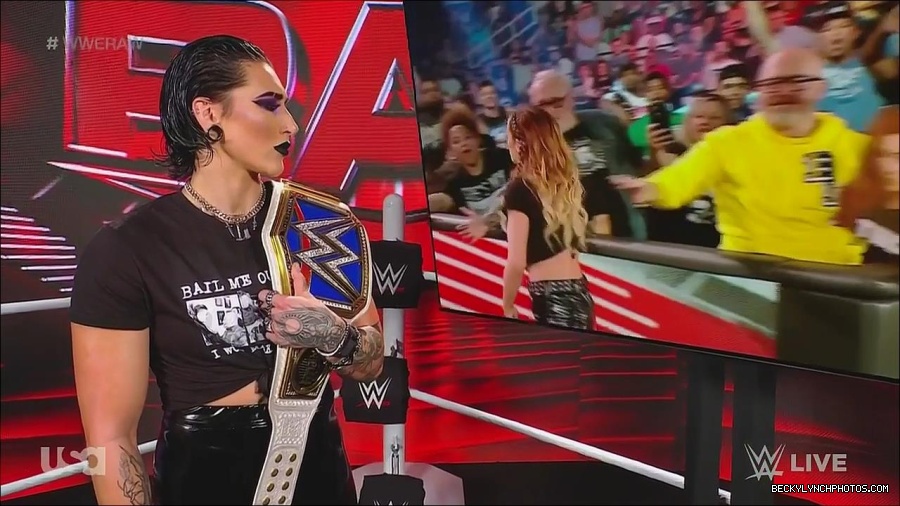 WWE_Monday_Night_Raw_2023_05_15_720p_HDTV_x264-NWCHD_mp4_003433384.jpg