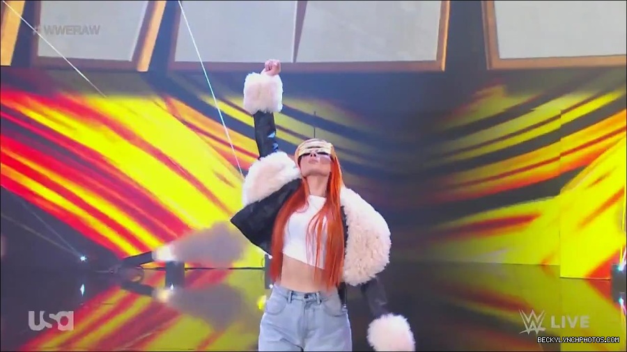 WWE_Monday_Night_Raw_2023_05_22_720p_HDTV_x264-NWCHD_mp4_004851567.jpg