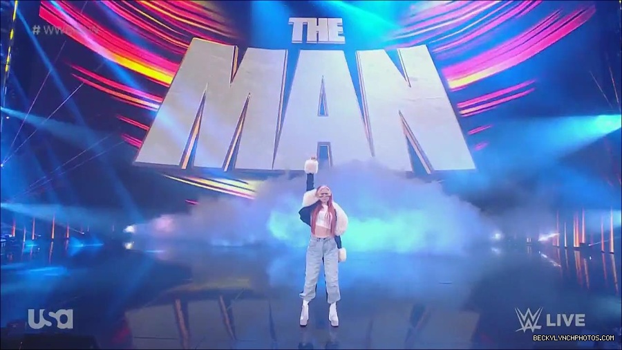 WWE_Monday_Night_Raw_2023_05_22_720p_HDTV_x264-NWCHD_mp4_004858374.jpg