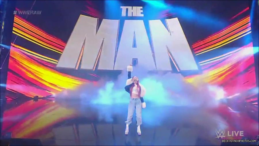 WWE_Monday_Night_Raw_2023_05_22_720p_HDTV_x264-NWCHD_mp4_004859575.jpg