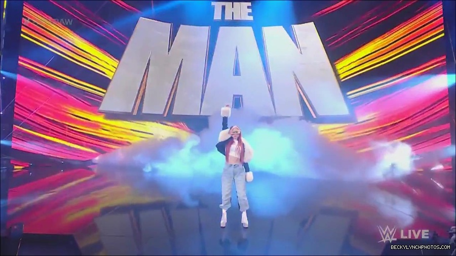 WWE_Monday_Night_Raw_2023_05_22_720p_HDTV_x264-NWCHD_mp4_004859976.jpg