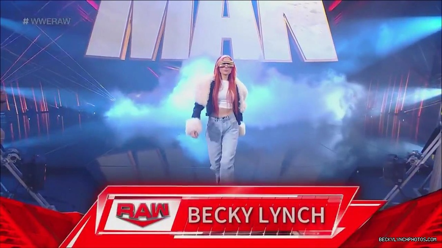 WWE_Monday_Night_Raw_2023_05_22_720p_HDTV_x264-NWCHD_mp4_004861978.jpg