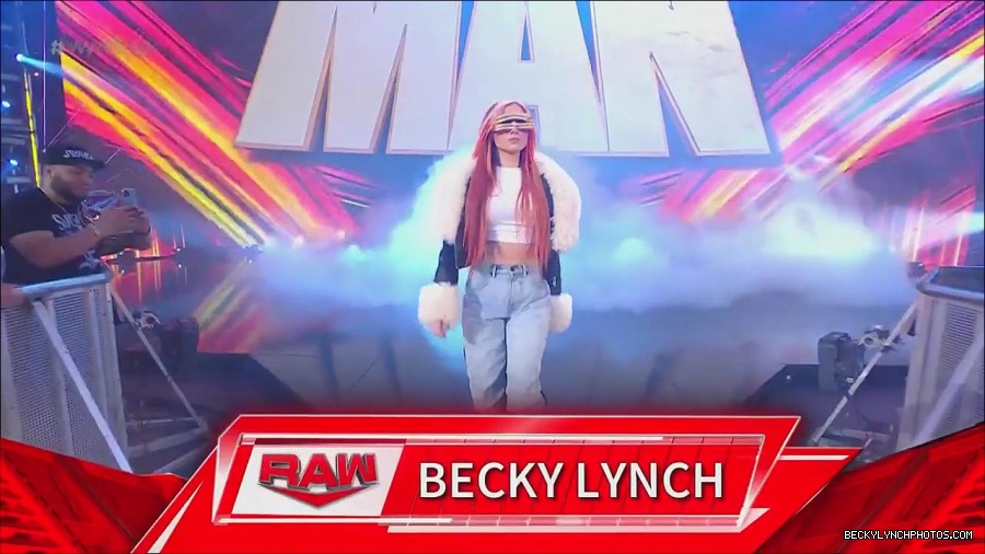 WWE_Monday_Night_Raw_2023_05_22_720p_HDTV_x264-NWCHD_mp4_004862778.jpg