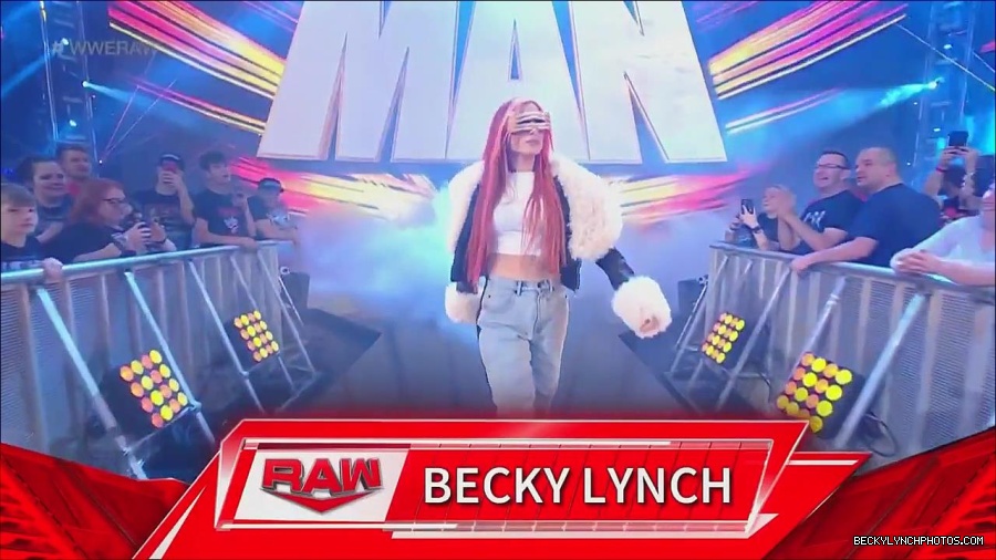 WWE_Monday_Night_Raw_2023_05_22_720p_HDTV_x264-NWCHD_mp4_004864780.jpg