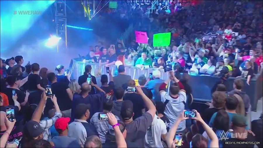 WWE_Monday_Night_Raw_2023_05_22_720p_HDTV_x264-NWCHD_mp4_004865181.jpg