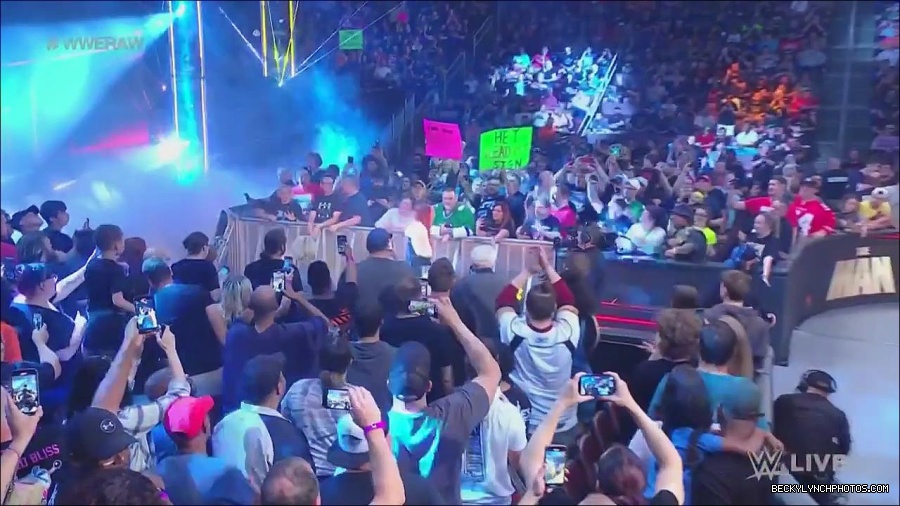 WWE_Monday_Night_Raw_2023_05_22_720p_HDTV_x264-NWCHD_mp4_004865581.jpg