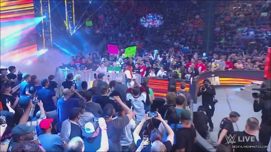WWE_Monday_Night_Raw_2023_05_22_720p_HDTV_x264-NWCHD_mp4_004866382.jpg