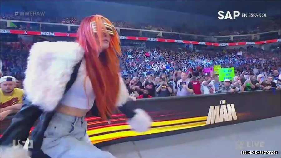 WWE_Monday_Night_Raw_2023_05_22_720p_HDTV_x264-NWCHD_mp4_004873189.jpg