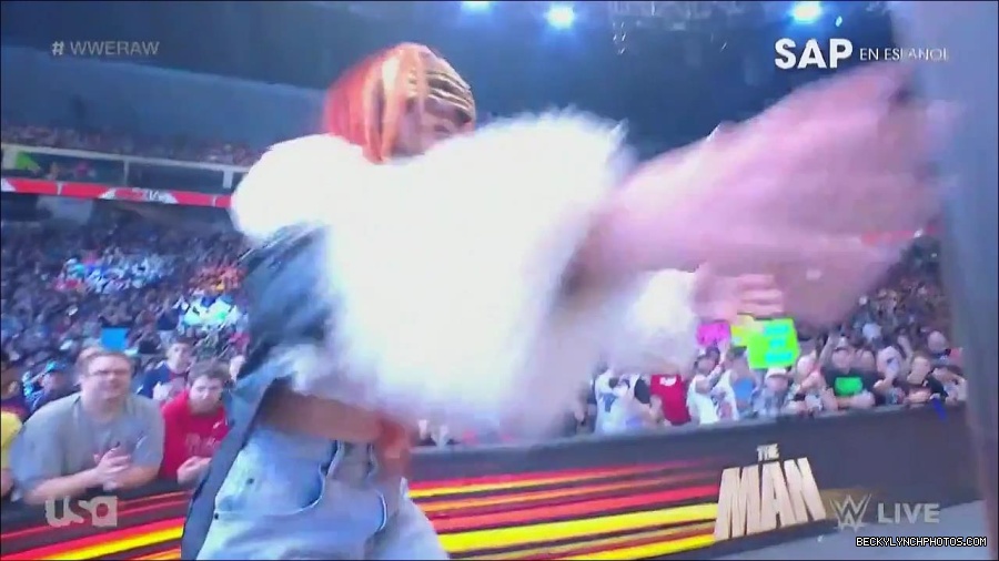 WWE_Monday_Night_Raw_2023_05_22_720p_HDTV_x264-NWCHD_mp4_004873589.jpg