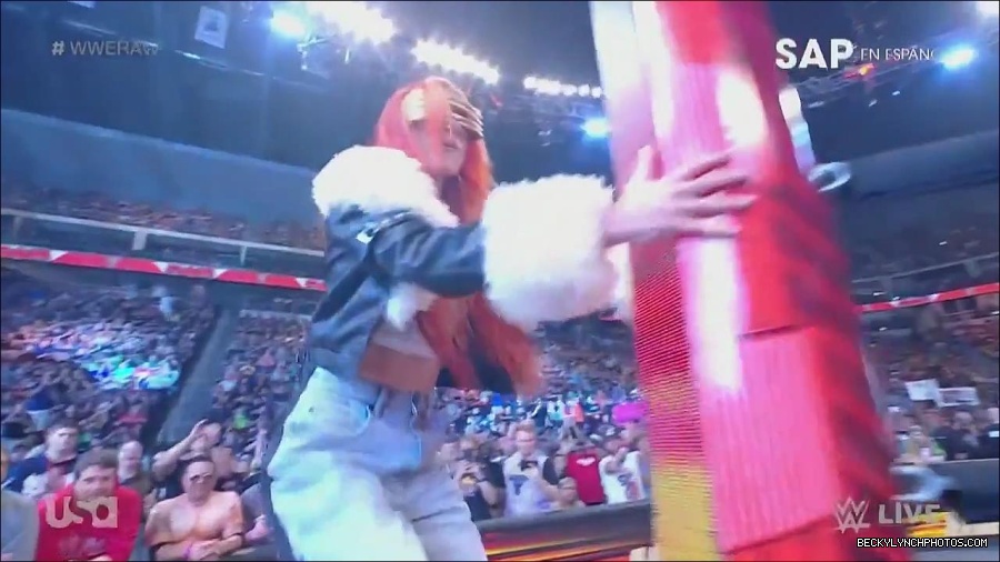 WWE_Monday_Night_Raw_2023_05_22_720p_HDTV_x264-NWCHD_mp4_004873990.jpg