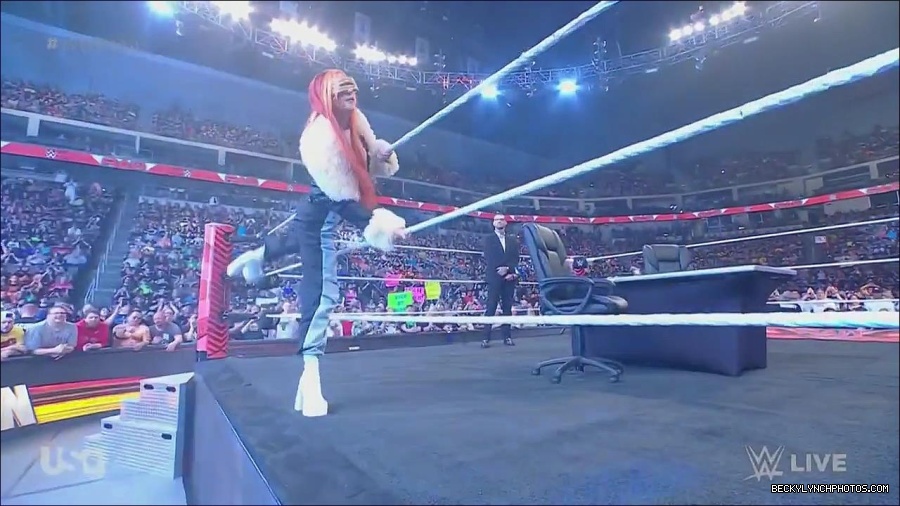 WWE_Monday_Night_Raw_2023_05_22_720p_HDTV_x264-NWCHD_mp4_004879595.jpg