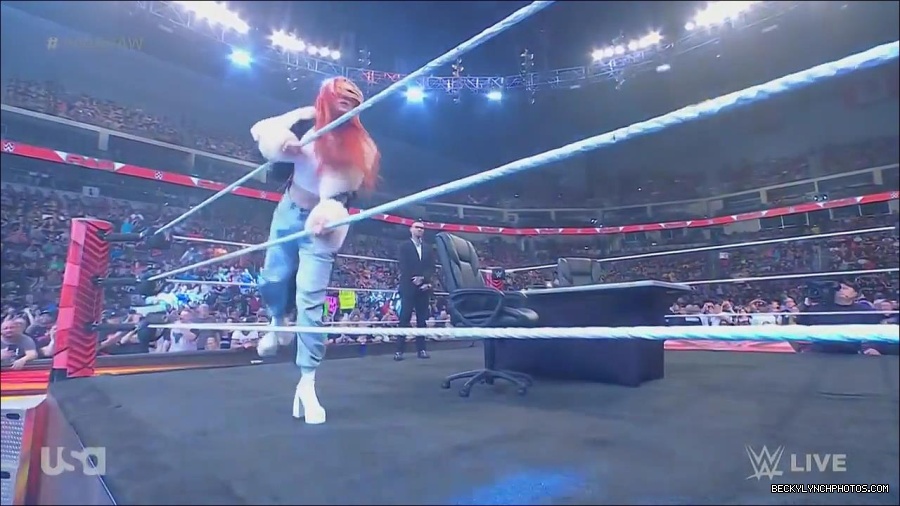 WWE_Monday_Night_Raw_2023_05_22_720p_HDTV_x264-NWCHD_mp4_004881597.jpg