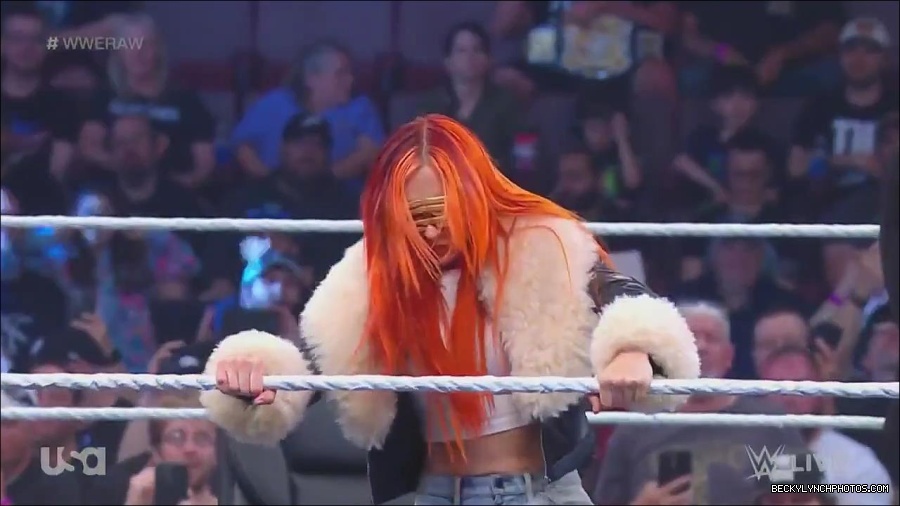 WWE_Monday_Night_Raw_2023_05_22_720p_HDTV_x264-NWCHD_mp4_004884400.jpg