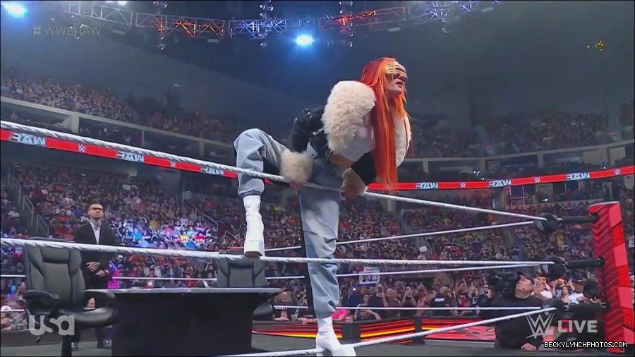 WWE_Monday_Night_Raw_2023_05_22_720p_HDTV_x264-NWCHD_mp4_004888404.jpg