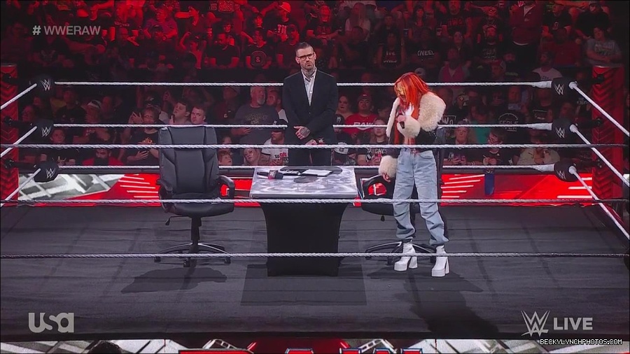 WWE_Monday_Night_Raw_2023_05_22_720p_HDTV_x264-NWCHD_mp4_004969151.jpg