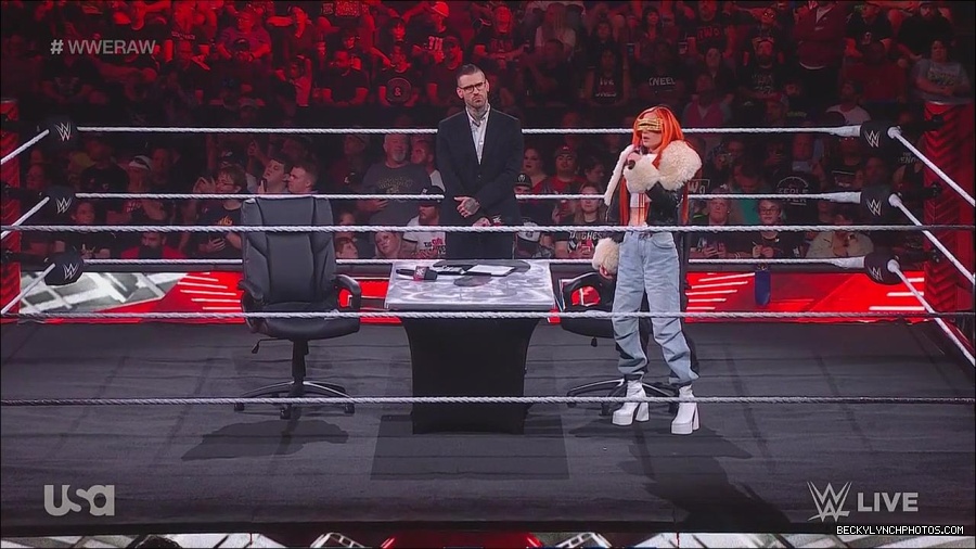 WWE_Monday_Night_Raw_2023_05_22_720p_HDTV_x264-NWCHD_mp4_004969952.jpg