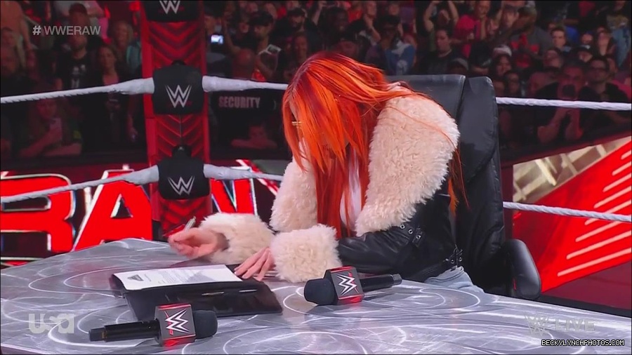 WWE_Monday_Night_Raw_2023_05_22_720p_HDTV_x264-NWCHD_mp4_004989572.jpg