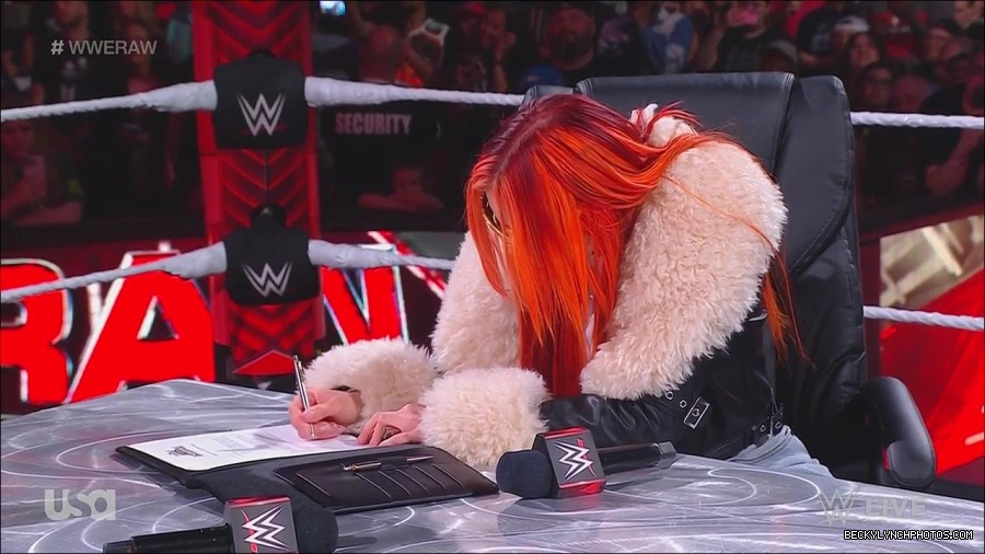 WWE_Monday_Night_Raw_2023_05_22_720p_HDTV_x264-NWCHD_mp4_004991974.jpg