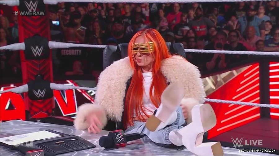 WWE_Monday_Night_Raw_2023_05_22_720p_HDTV_x264-NWCHD_mp4_004996379.jpg