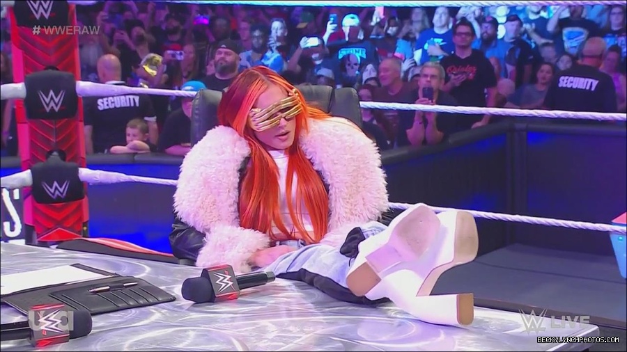 WWE_Monday_Night_Raw_2023_05_22_720p_HDTV_x264-NWCHD_mp4_005024940.jpg