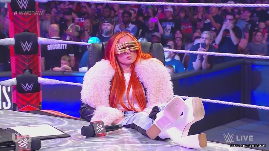 WWE_Monday_Night_Raw_2023_05_22_720p_HDTV_x264-NWCHD_mp4_005038954.jpg
