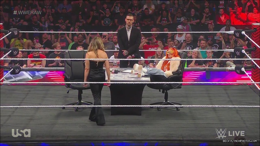 WWE_Monday_Night_Raw_2023_05_22_720p_HDTV_x264-NWCHD_mp4_005059775.jpg
