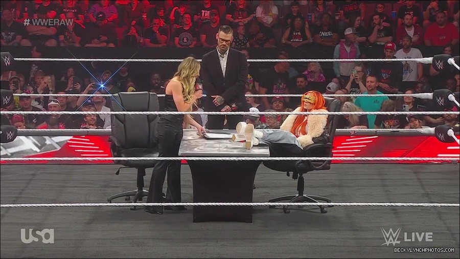 WWE_Monday_Night_Raw_2023_05_22_720p_HDTV_x264-NWCHD_mp4_005074990.jpg