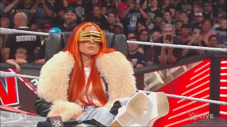 WWE_Monday_Night_Raw_2023_05_22_720p_HDTV_x264-NWCHD_mp4_005077793.jpg