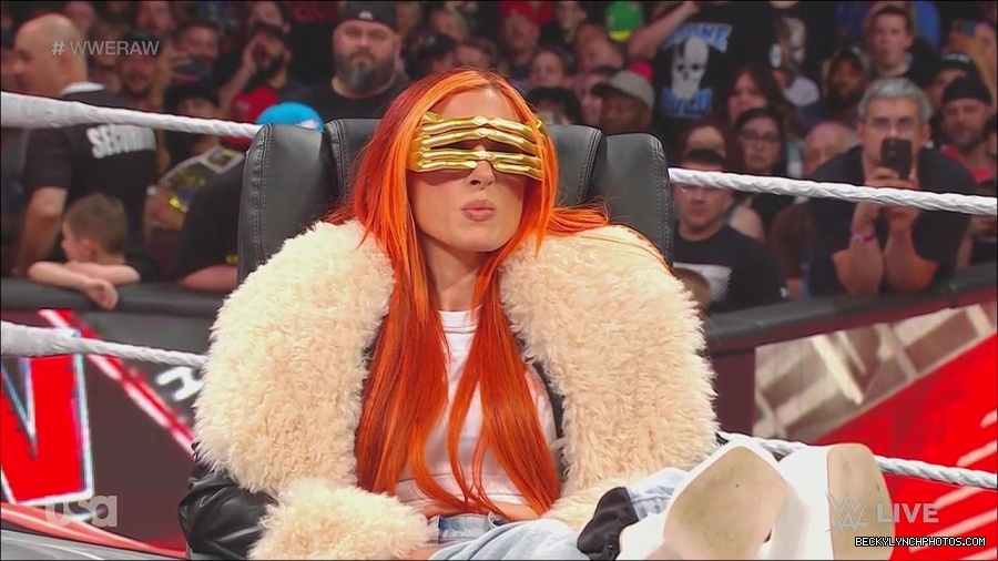 WWE_Monday_Night_Raw_2023_05_22_720p_HDTV_x264-NWCHD_mp4_005088604.jpg