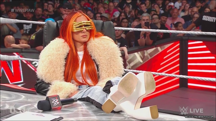 WWE_Monday_Night_Raw_2023_05_22_720p_HDTV_x264-NWCHD_mp4_005125841.jpg