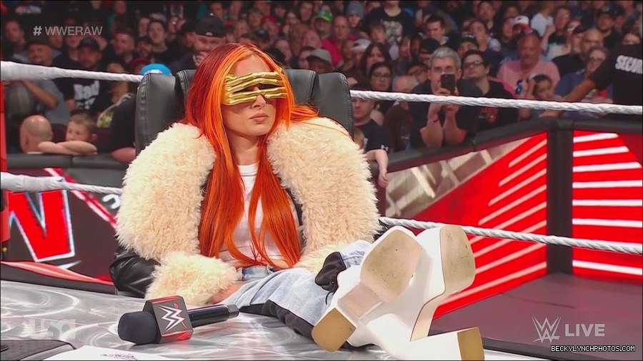 WWE_Monday_Night_Raw_2023_05_22_720p_HDTV_x264-NWCHD_mp4_005127042.jpg