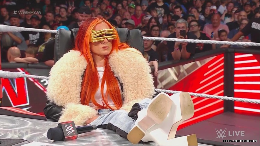 WWE_Monday_Night_Raw_2023_05_22_720p_HDTV_x264-NWCHD_mp4_005127443.jpg