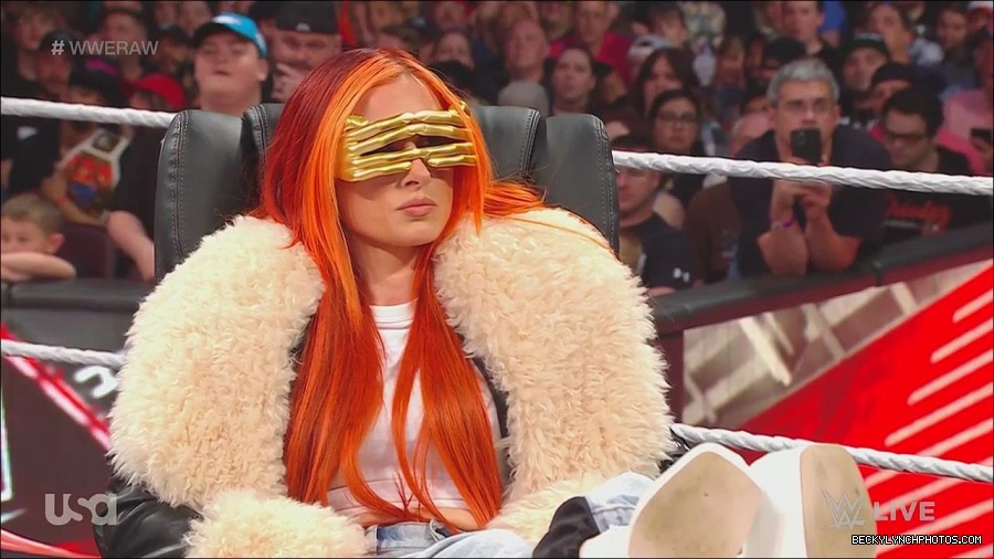 WWE_Monday_Night_Raw_2023_05_22_720p_HDTV_x264-NWCHD_mp4_005136252.jpg