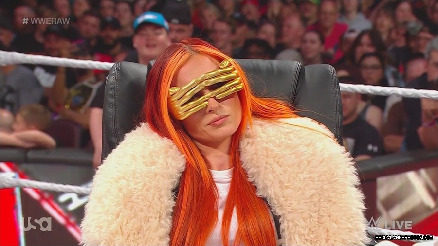 WWE_Monday_Night_Raw_2023_05_22_720p_HDTV_x264-NWCHD_mp4_005167883.jpg