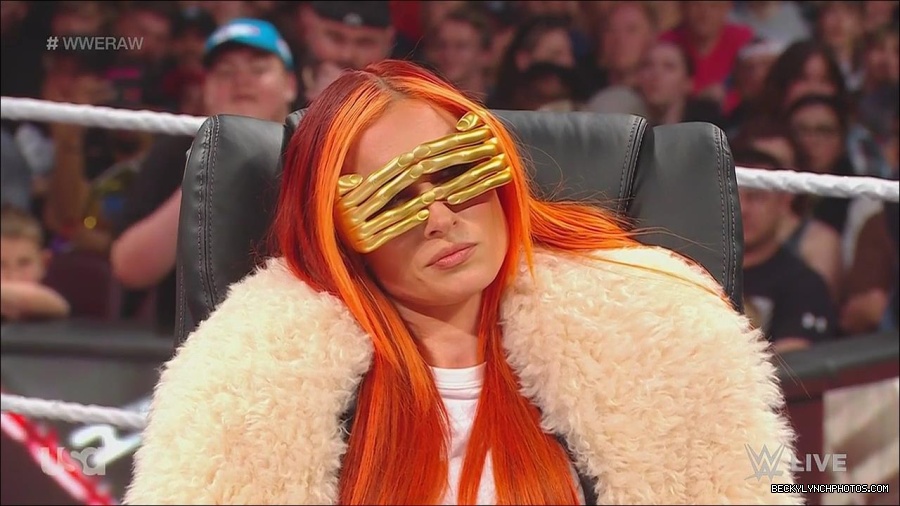 WWE_Monday_Night_Raw_2023_05_22_720p_HDTV_x264-NWCHD_mp4_005171086.jpg