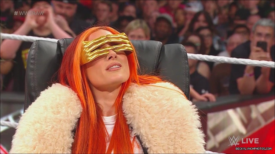WWE_Monday_Night_Raw_2023_05_22_720p_HDTV_x264-NWCHD_mp4_005210326.jpg