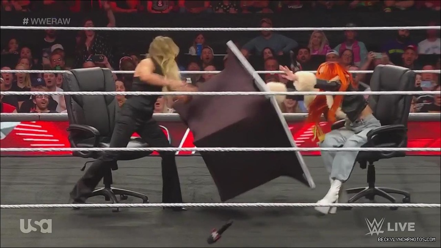 WWE_Monday_Night_Raw_2023_05_22_720p_HDTV_x264-NWCHD_mp4_005464746.jpg
