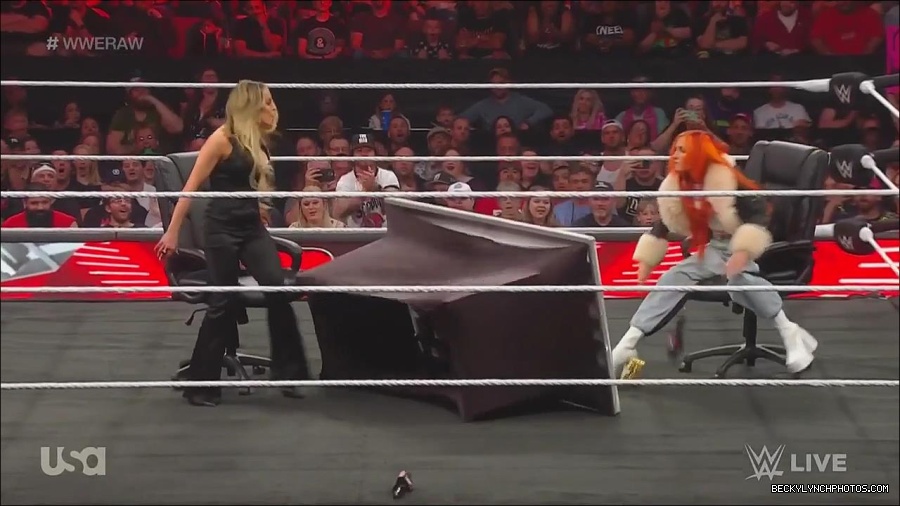 WWE_Monday_Night_Raw_2023_05_22_720p_HDTV_x264-NWCHD_mp4_005465147.jpg