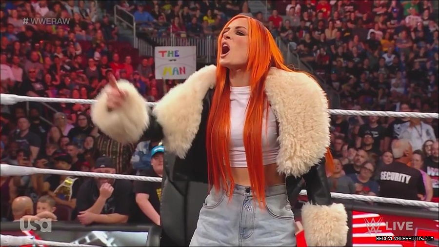 WWE_Monday_Night_Raw_2023_05_22_720p_HDTV_x264-NWCHD_mp4_005481964.jpg