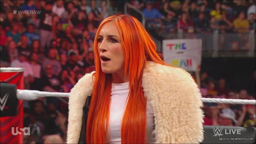 WWE_Monday_Night_Raw_2023_05_22_720p_HDTV_x264-NWCHD_mp4_005494376.jpg