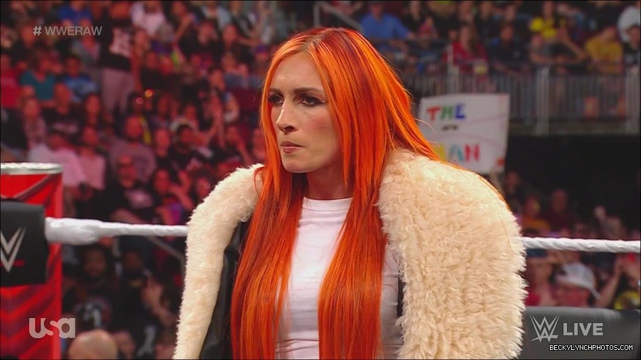 WWE_Monday_Night_Raw_2023_05_22_720p_HDTV_x264-NWCHD_mp4_005495177.jpg