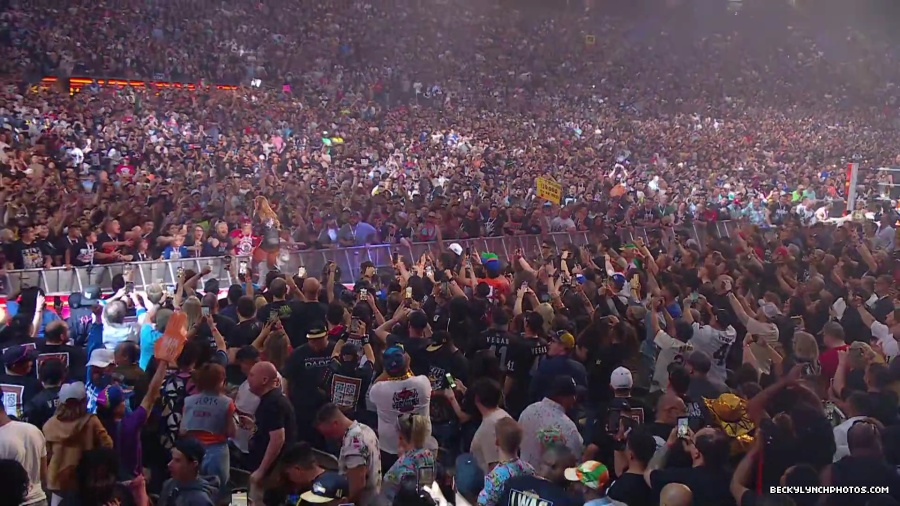 WWE_Wrestlemania_41_Sunday_Becky_Lyra_vs_Liv_Raquel5B28009492292025-06-05-18-31-085D.JPG