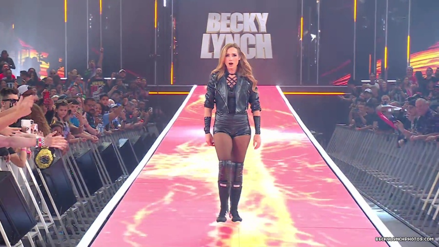 WWE_Wrestlemania_41_Sunday_Becky_Lyra_vs_Liv_Raquel5B28009745292025-06-05-18-31-175D.JPG