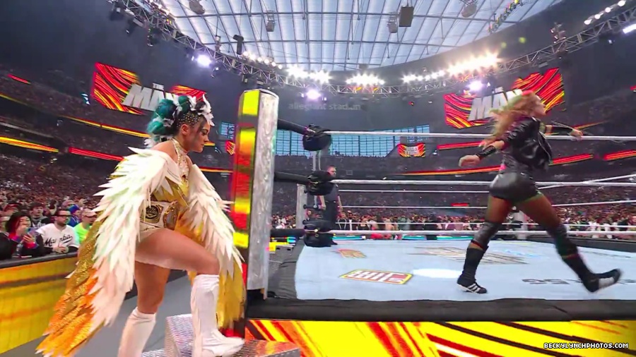 WWE_Wrestlemania_41_Sunday_Becky_Lyra_vs_Liv_Raquel5B28010384292025-06-05-18-31-385D.JPG