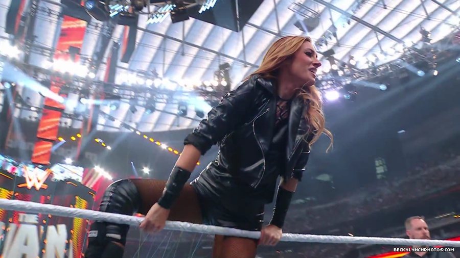 WWE_Wrestlemania_41_Sunday_Becky_Lyra_vs_Liv_Raquel5B28011031292025-06-05-18-31-595D.JPG