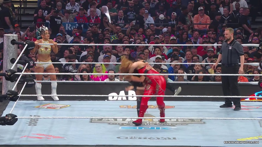 WWE_Wrestlemania_41_Sunday_Becky_Lyra_vs_Liv_Raquel5B28014644292025-06-05-18-41-195D.JPG