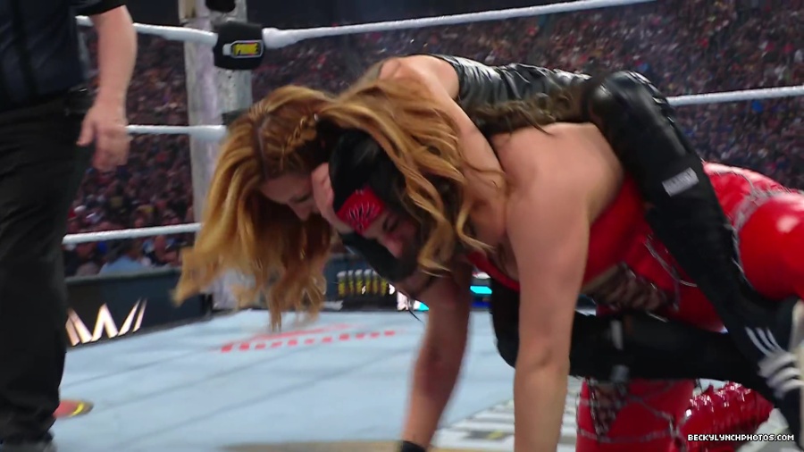 WWE_Wrestlemania_41_Sunday_Becky_Lyra_vs_Liv_Raquel5B28014804292025-06-05-18-41-245D.JPG